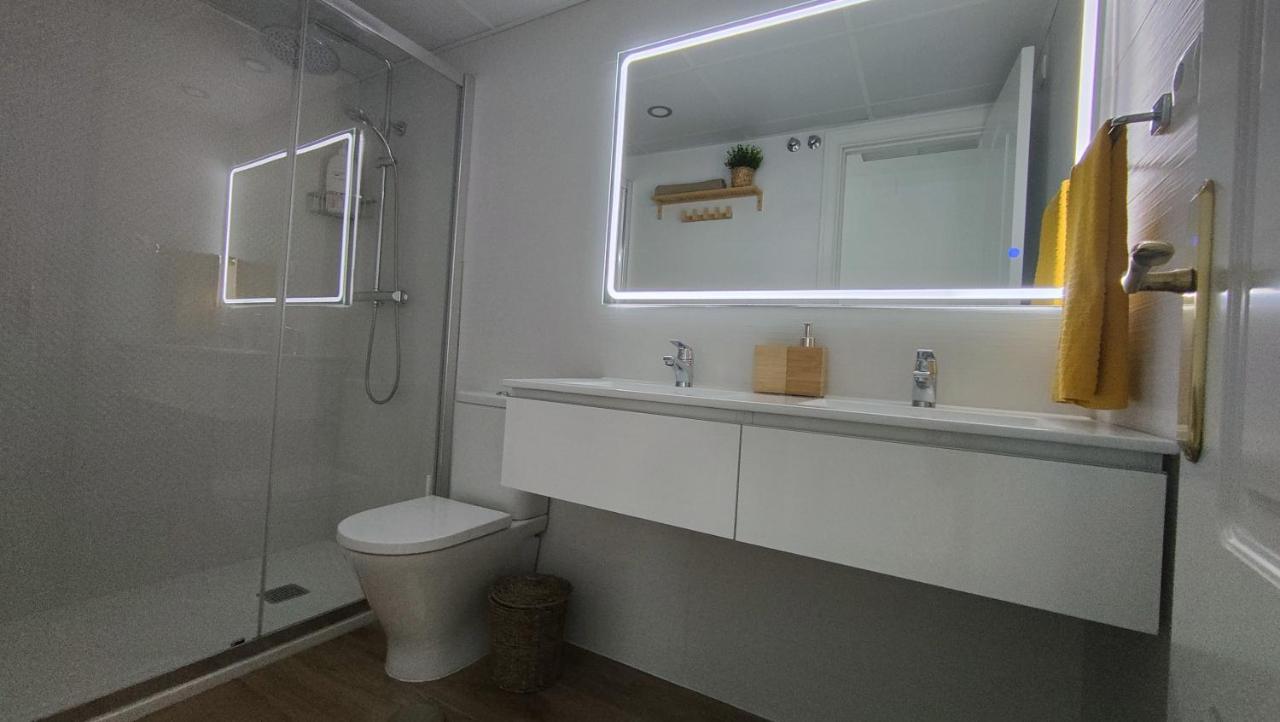 Luxury Apartment Bajondillo Beachfront توريمولينوس المظهر الخارجي الصورة